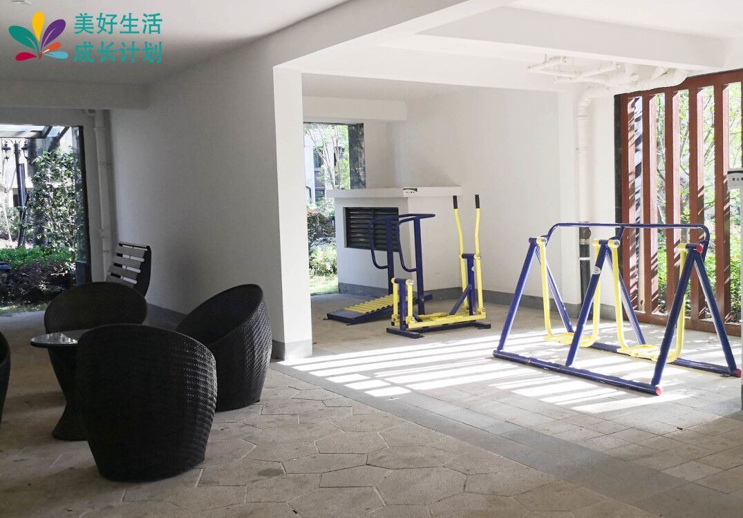 玉堂中学开展地震、火灾应急疏散演练 增强师生安全意识【星空娱乐网址】(图3) 玉堂中学开展地震、火灾应急疏散演练 增强师生安全意识【星空娱乐网址】(图3)